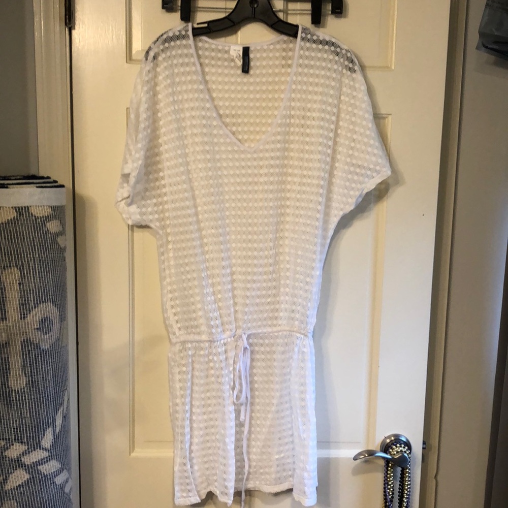 EUC Women’s Kenneth Cole beach cover up L